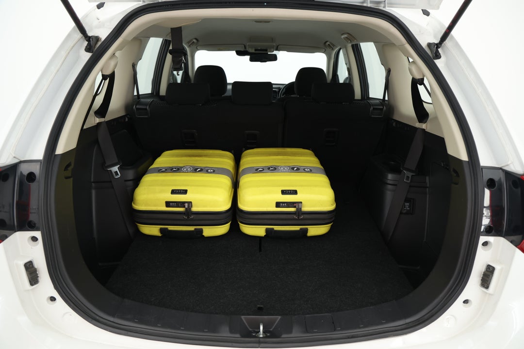 2021 Mitsubishi Outlander Es 7 Seat (2WD), Automatic, 82352 km, Boot Inside View with Luggage