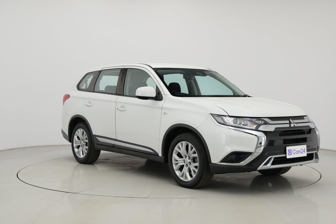 2021 Mitsubishi Outlander Es 7 Seat (2WD), Automatic, 82352 km, Right Front Diagonal (45- Degree) View