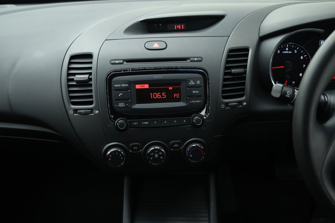 2016 Kia Cerato S, Automatic, 86043 km, Center Console