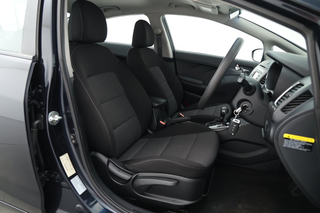 2016 Kia Cerato S, Automatic, 86043 km, Right Side Front Door Cabin View