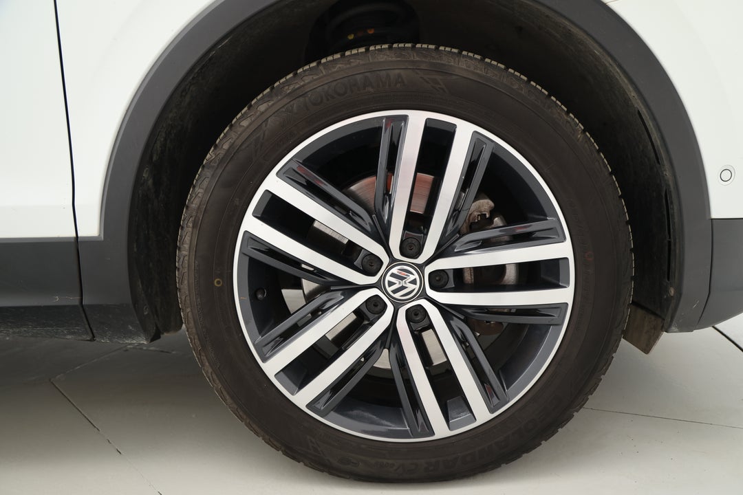 2020 Volkswagen Tiguan 162 Tsi Highline, Automatic, 75127 km, Right Front Wheel