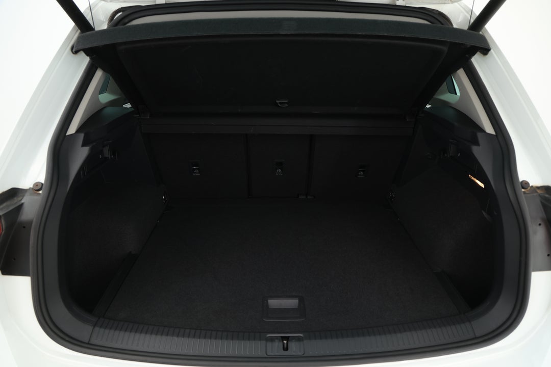 2020 Volkswagen Tiguan 162 Tsi Highline, Automatic, 75127 km, Boot Inside View