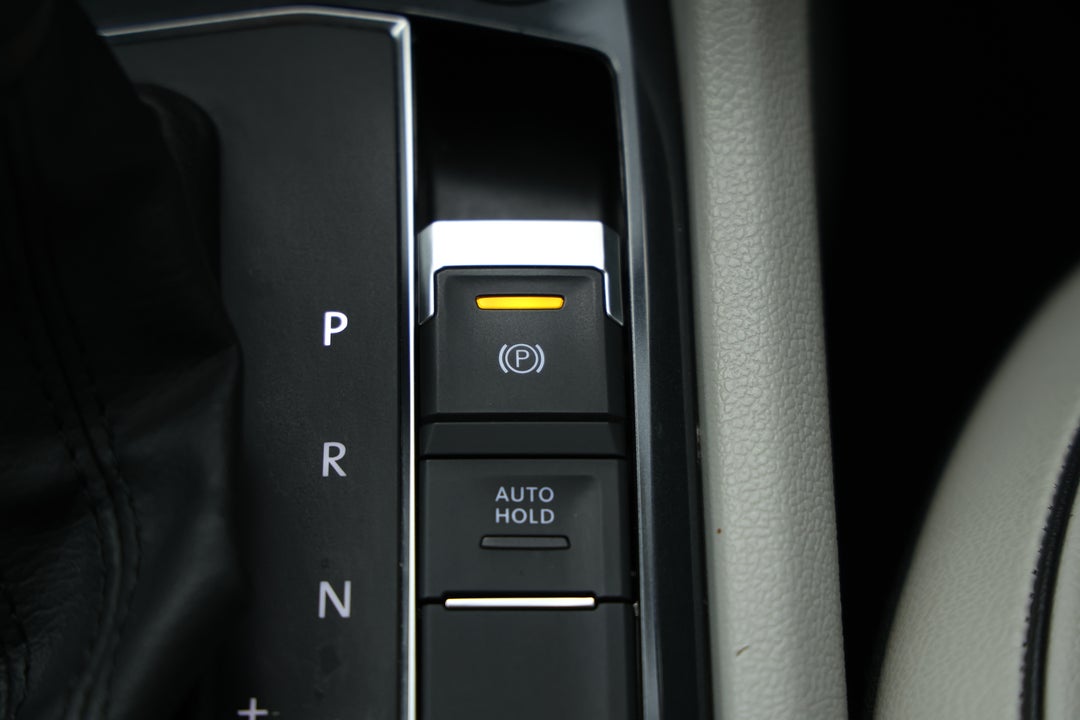 2020 Volkswagen Tiguan 162 Tsi Highline, Automatic, 75127 km, Handbrake