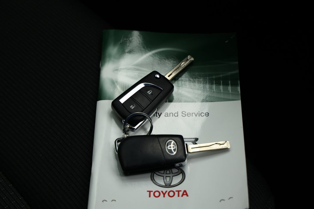 2017 Toyota C-HR (AWD), Automatic, 69255 km, Key Close-up