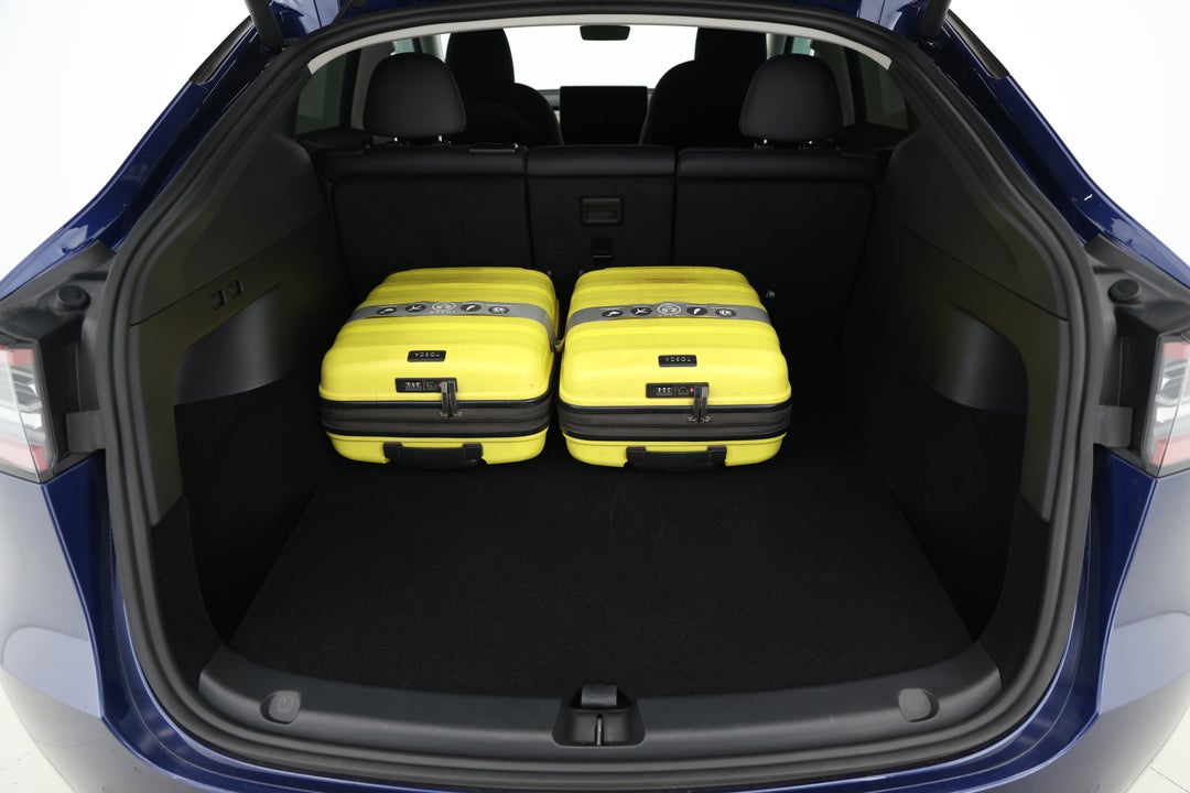 2023 Tesla Model Y Rear-wheel Drive, Automatic, 29917 km, Boot Inside View with Luggage