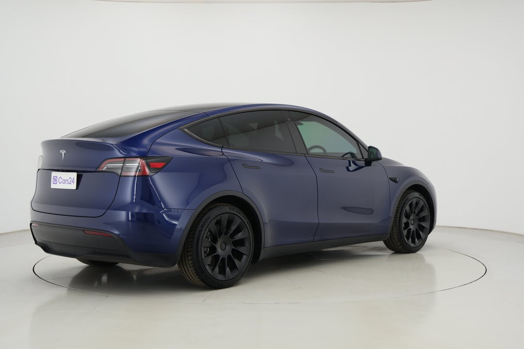 2023 Tesla Model Y Rear-wheel Drive, Automatic, 29917 km, Right Back Diagonal (45- Degree) View