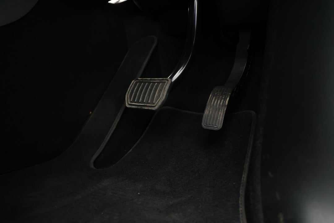 2023 Tesla Model Y Rear-wheel Drive, Automatic, 29917 km, Pedals and Footmat