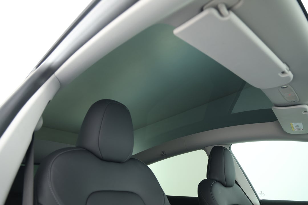 2023 Tesla Model Y Rear-wheel Drive, Automatic, 29917 km, Interior Sunroof/Moonroof