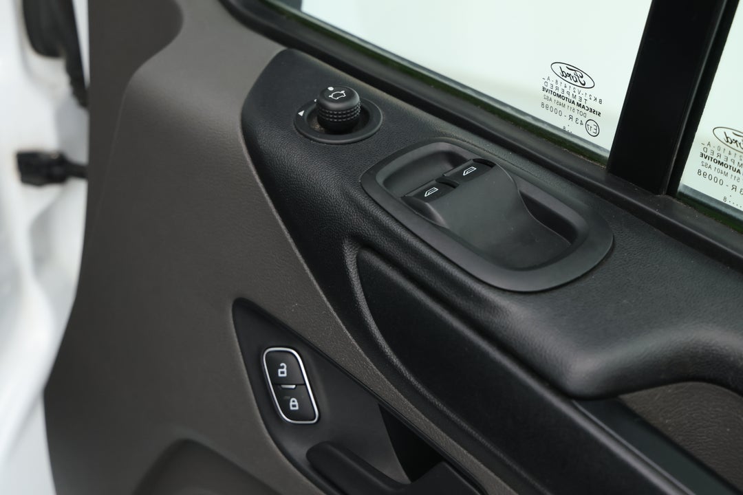 2018 Ford Transit Custom 300s (swb), Automatic, 144665 km, Drivers Side Door Panel Controls