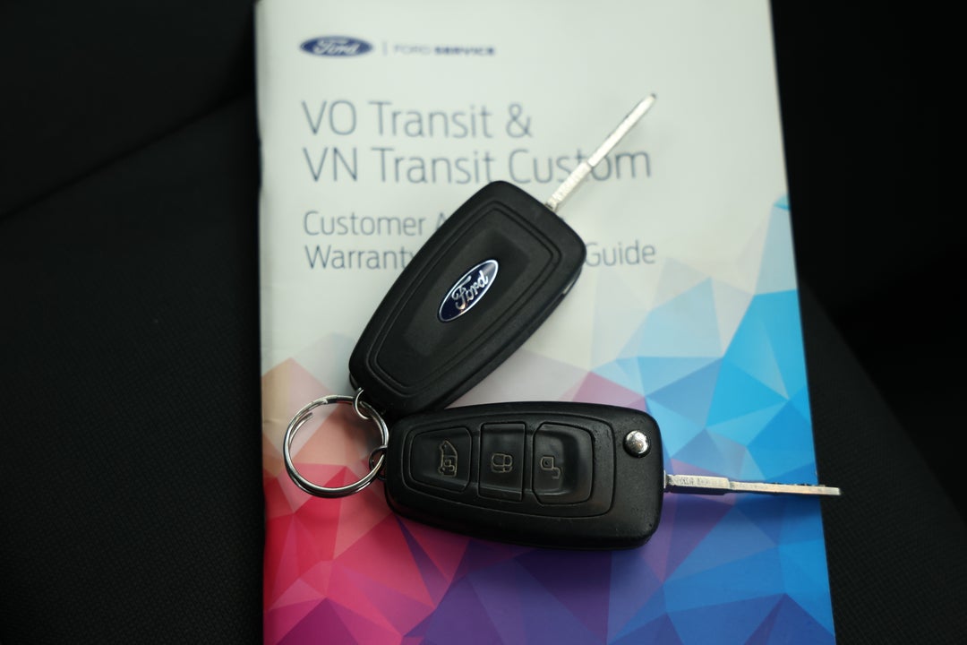 2018 Ford Transit Custom 300s (swb), Automatic, 144665 km, Key Close-up