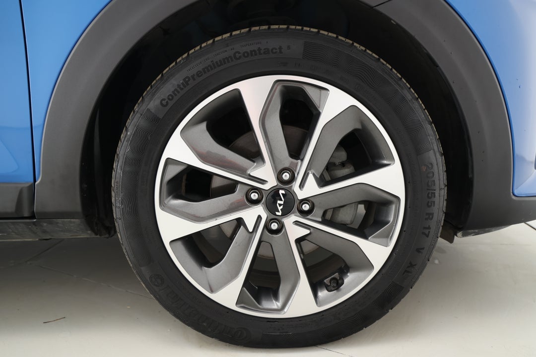 2022 Kia Stonic Sport, Automatic, 64307 km, Right Front Wheel