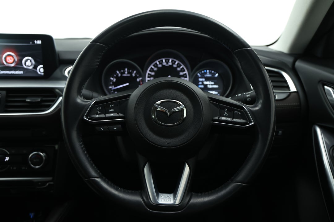 2017 Mazda 6 Gt, Automatic, 72940 km, Steering Wheel Close-up
