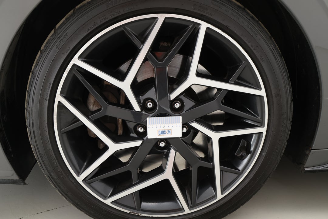 2022 Hyundai Sonata N Line, Automatic, 95964 km, Wheels Rim Front LHS Gutter Rash