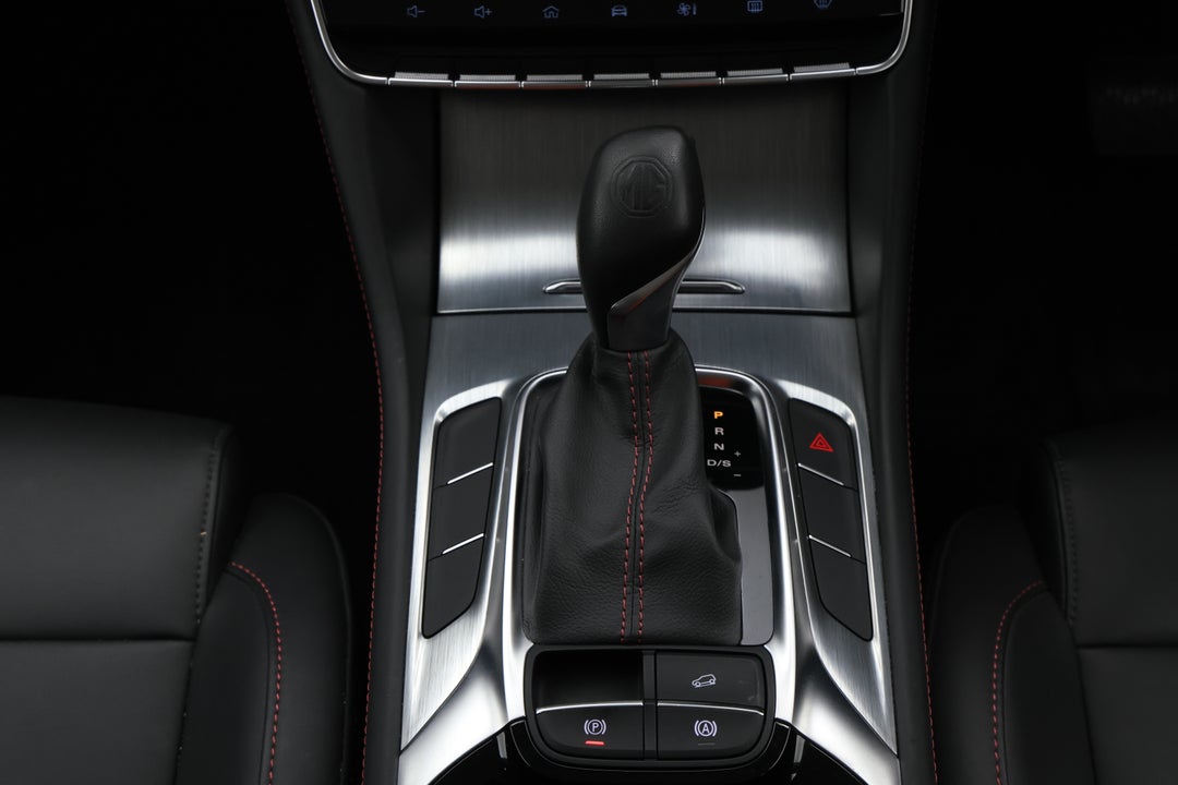 2022 MG HS Vibe, Automatic, 9174 km, Gear Lever 