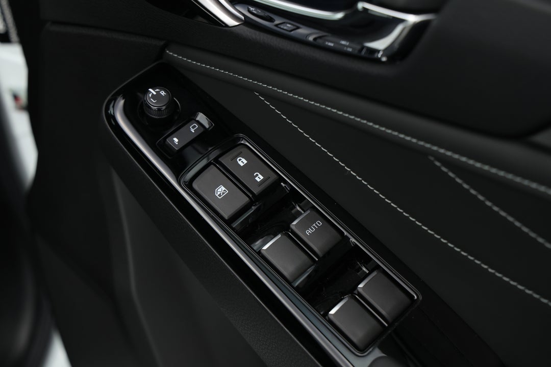 2024 Isuzu Ute MU-X Ls-t, Automatic, 3851 km, Drivers Side Door Panel Controls