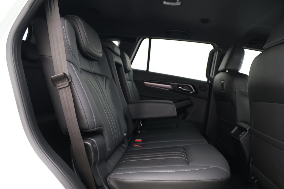 2024 Isuzu Ute MU-X Ls-t, Automatic, 3851 km, Right Side Rear Door Cabin View