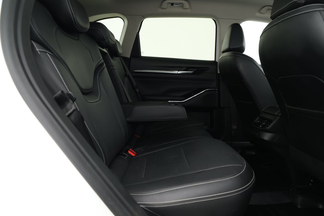 2022 GWM Haval H6 Ultra, Automatic, 62133 km, Right Side Rear Door Cabin View