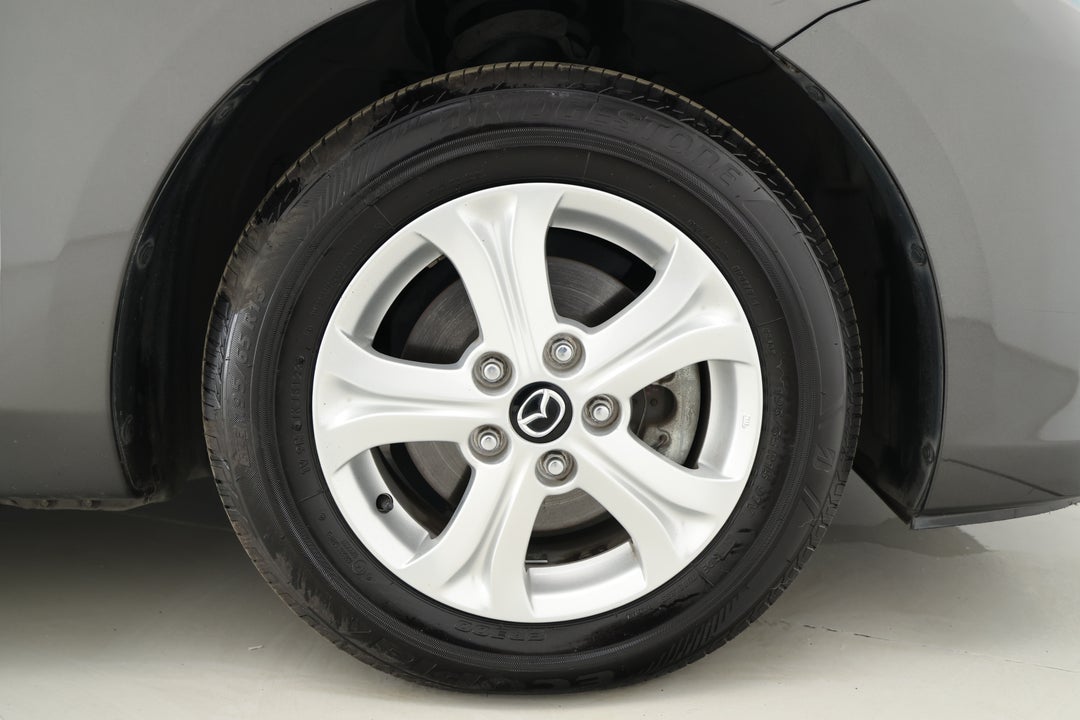 2013 Mazda 3 Neo, Automatic, 72816 km, Right Front Wheel