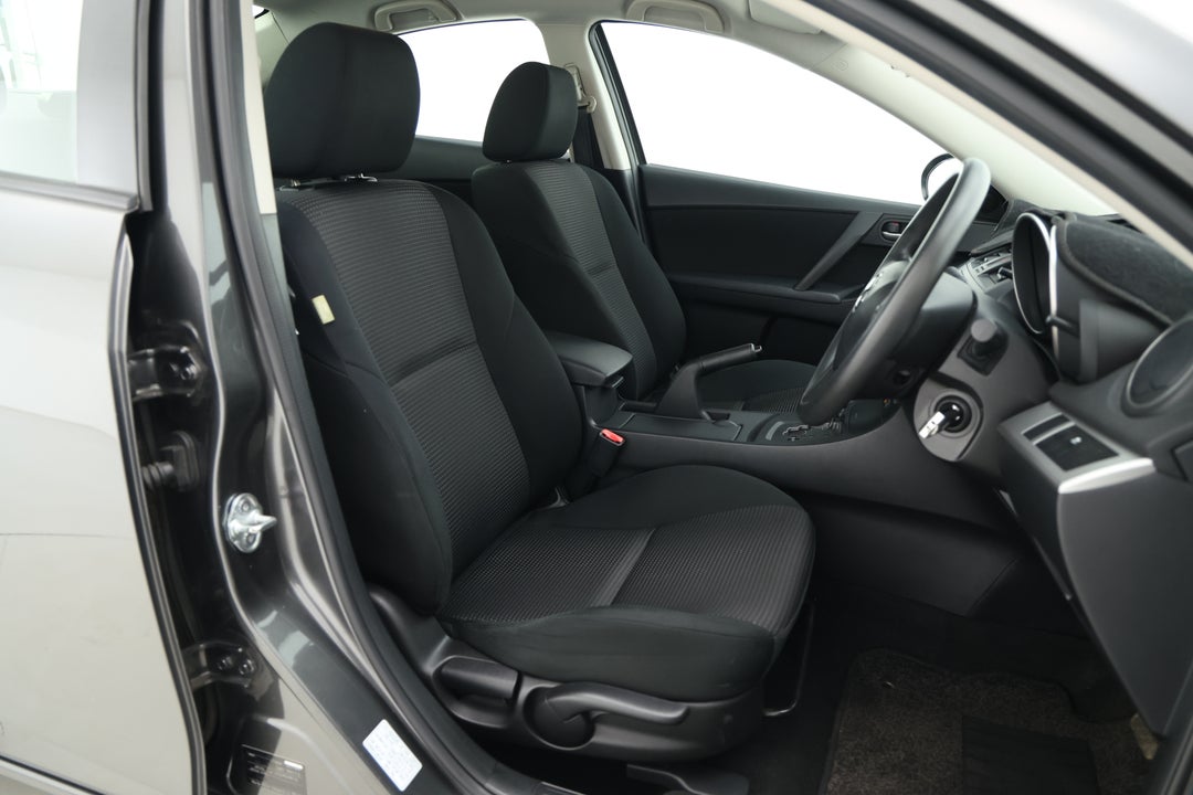 2013 Mazda 3 Neo, Automatic, 72816 km, Right Side Front Door Cabin View