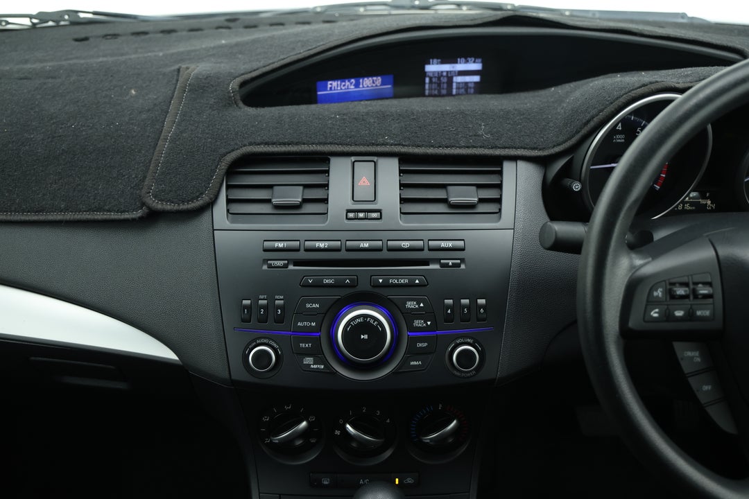 2013 Mazda 3 Neo, Automatic, 72816 km, Center Console