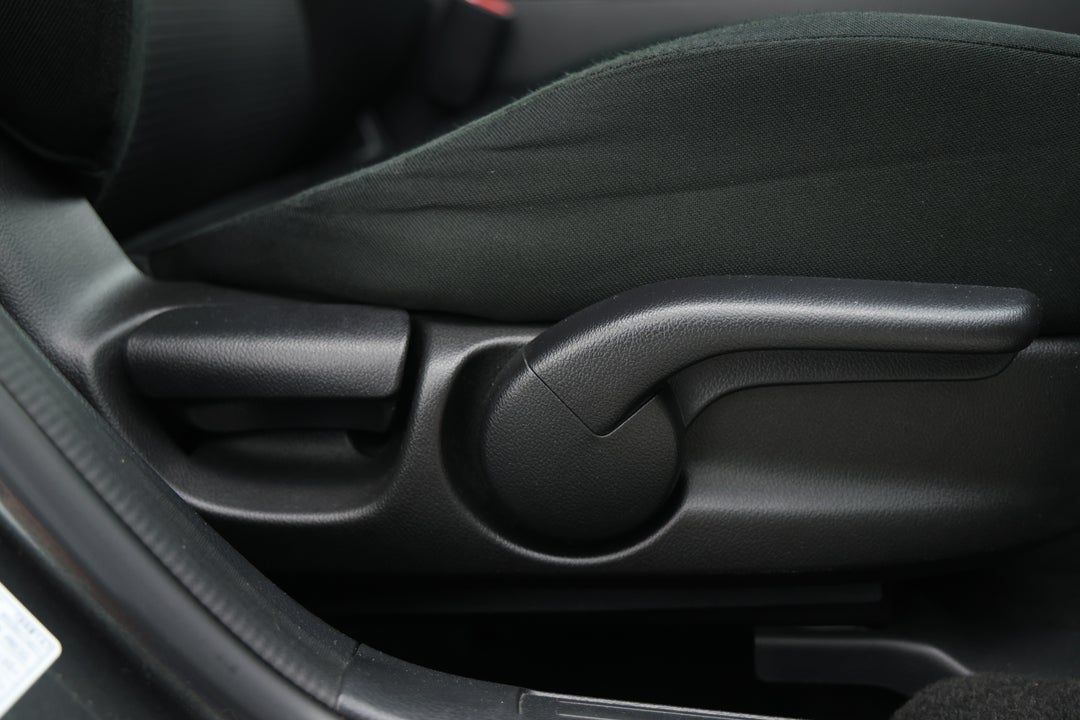 2013 Mazda 3 Neo, Automatic, 72816 km, Drivers Side Adjustment Panel