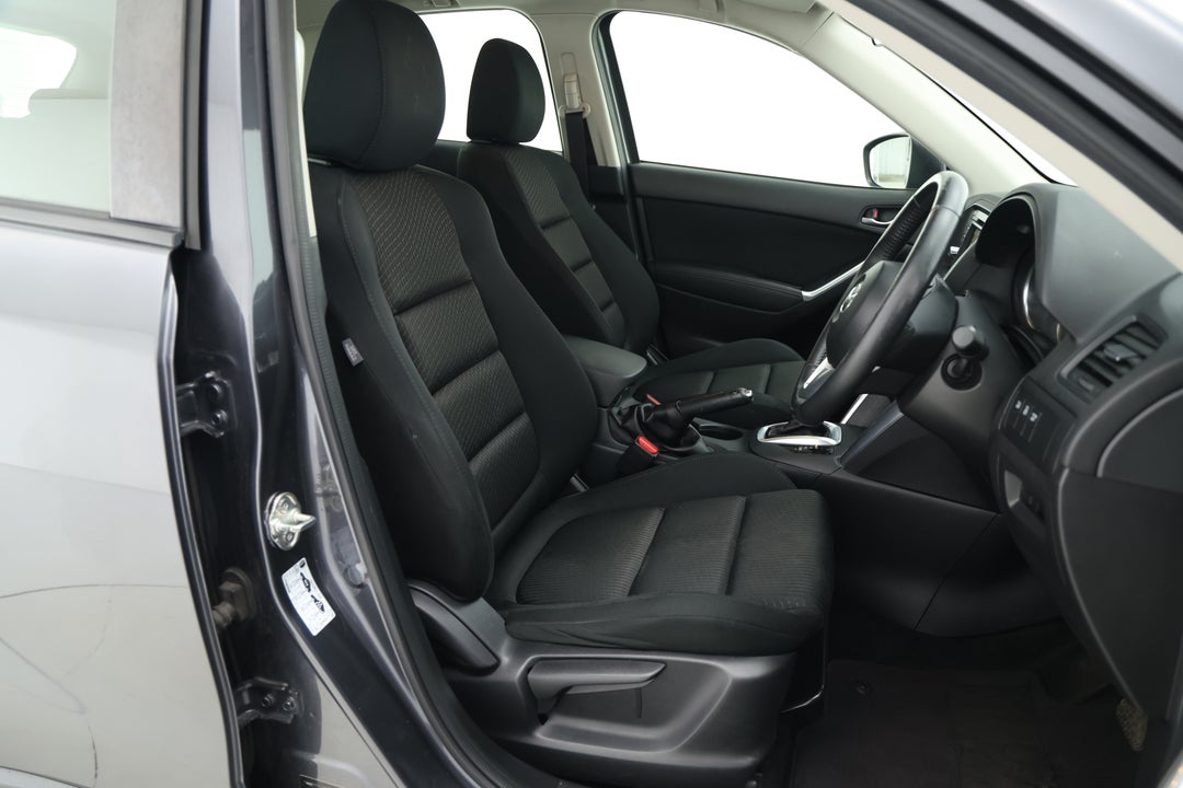 2014 Mazda CX-5 Maxx Sport (4x4), Automatic, 123668 km, Right Side Front Door Cabin View