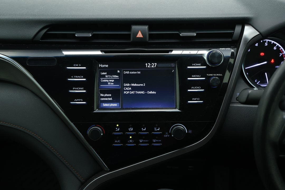 2018 Toyota Camry Ascent, Automatic, 123349 km, Center Console