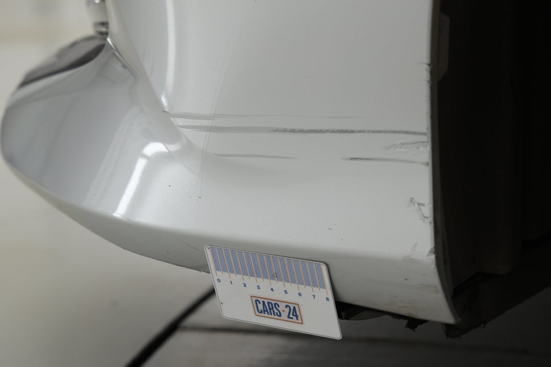 2018 Toyota Camry Ascent, Automatic, 123349 km, Bumper Front Scratch