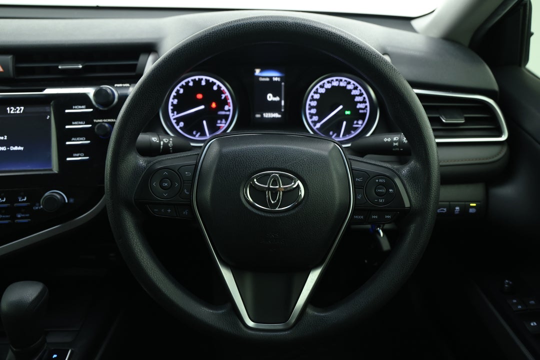2018 Toyota Camry Ascent, Automatic, 123349 km, Steering Wheel Close-up