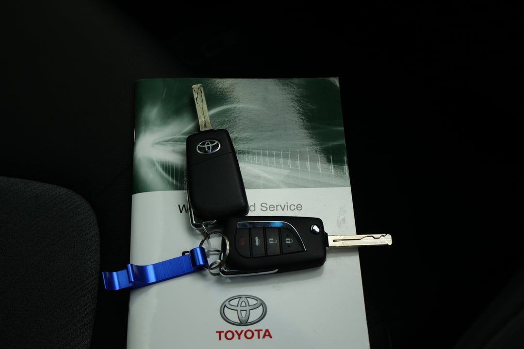 2018 Toyota Camry Ascent, Automatic, 123349 km, Key Close-up