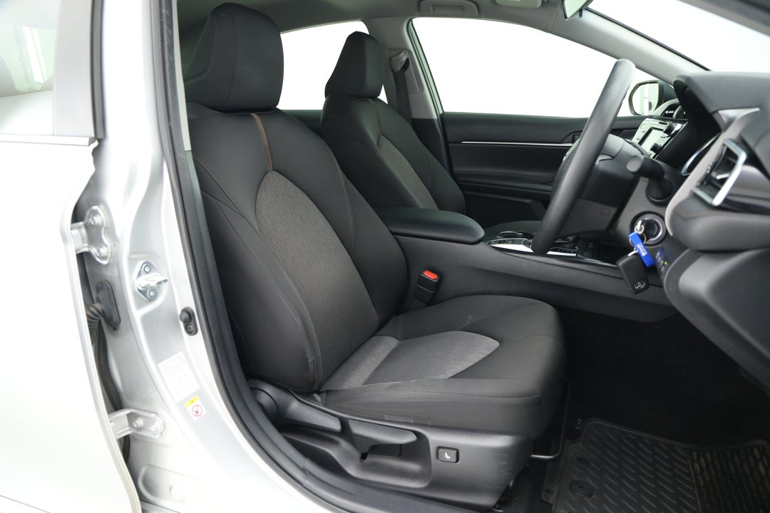 2018 Toyota Camry Ascent, Automatic, 123349 km, Right Side Front Door Cabin View