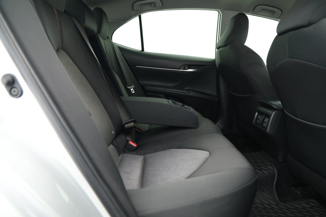 2018 Toyota Camry Ascent, Automatic, 123349 km, Right Side Rear Door Cabin View