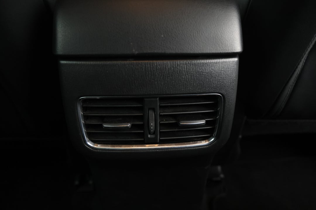 2017 Mazda CX-5 Touring (4x4), Automatic, 162663 km, Rear A/C Vent