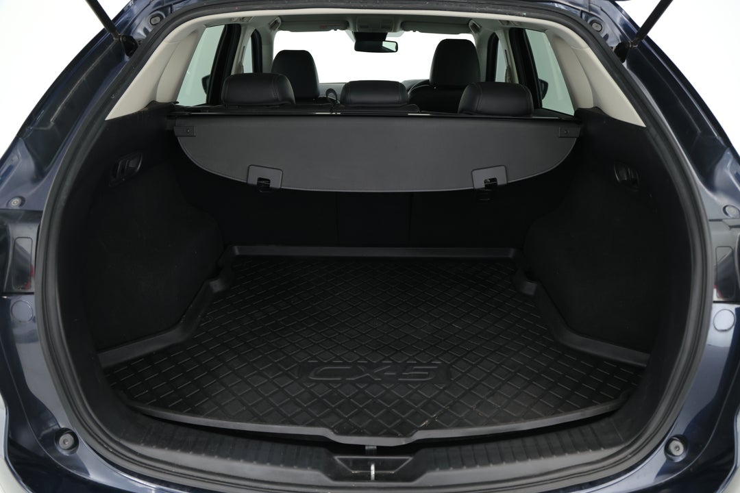 2017 Mazda CX-5 Touring (4x4), Automatic, 162663 km, Boot Inside View