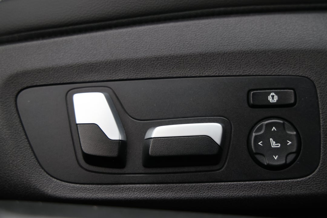 2021 BMW 3 30i M Sport, Automatic, 72625 km, Drivers Side Adjustment Panel