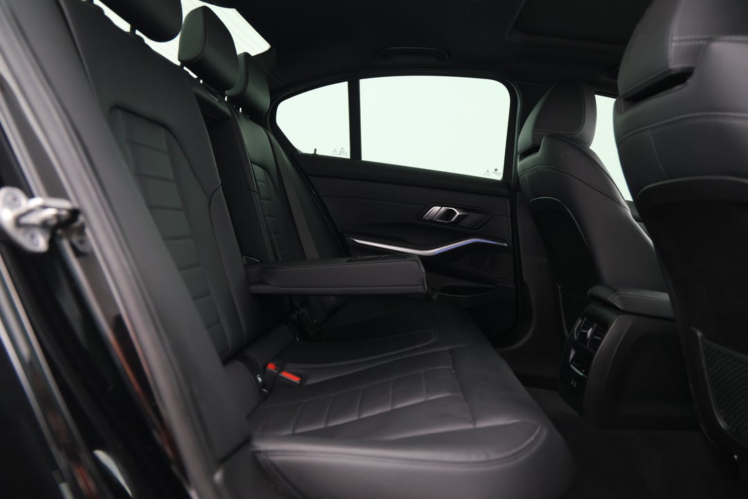 2021 BMW 3 30i M Sport, Automatic, 72625 km, Right Side Rear Door Cabin View
