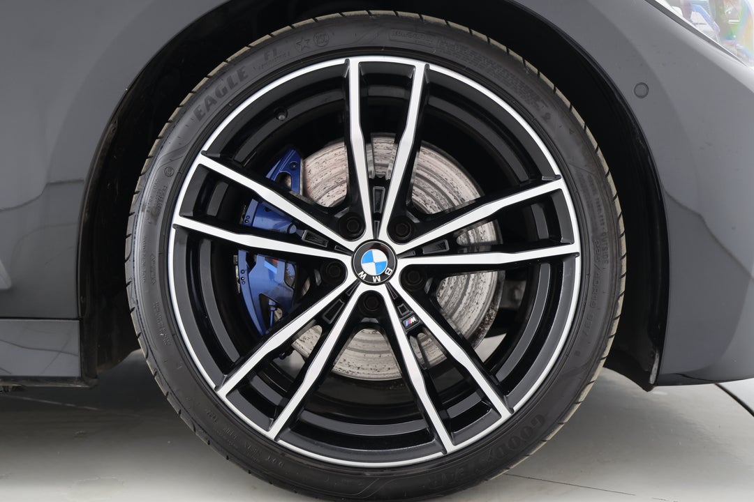 2021 BMW 3 30i M Sport, Automatic, 72625 km, Right Front Wheel