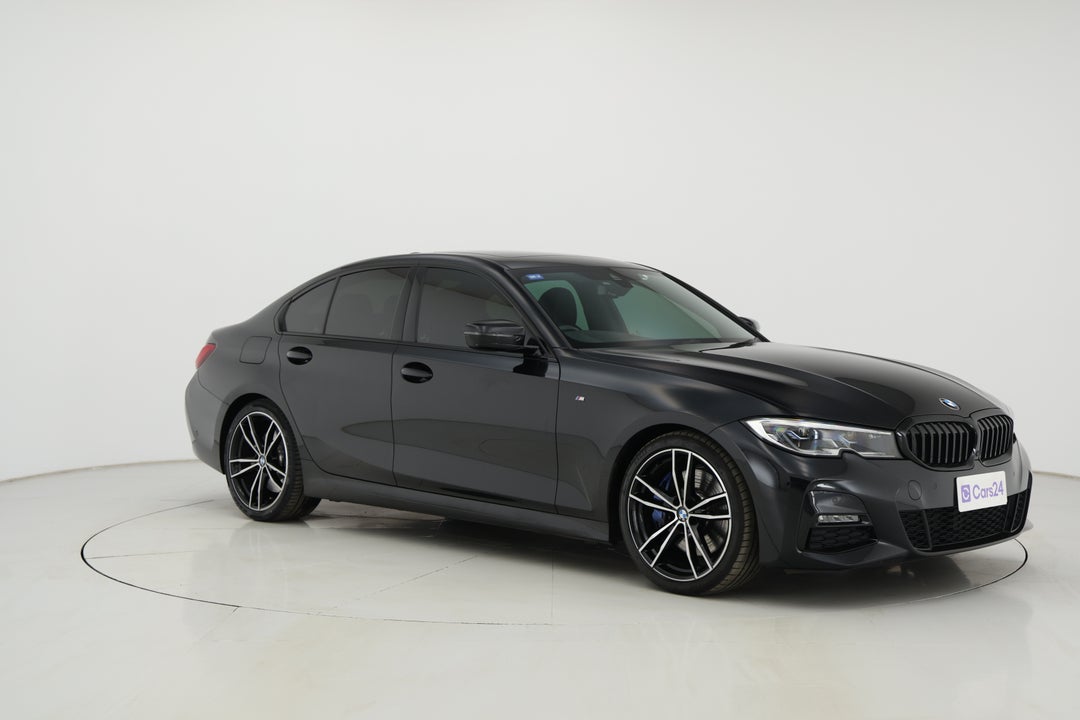 2021 BMW 3 30i M Sport, Automatic, 72625 km, Right Front Diagonal (45- Degree) View
