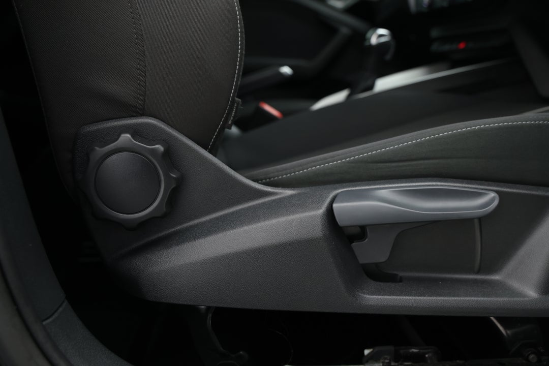 2021 Audi A1 30 Tfsi, Automatic, 43390 km, Drivers Side Adjustment Panel