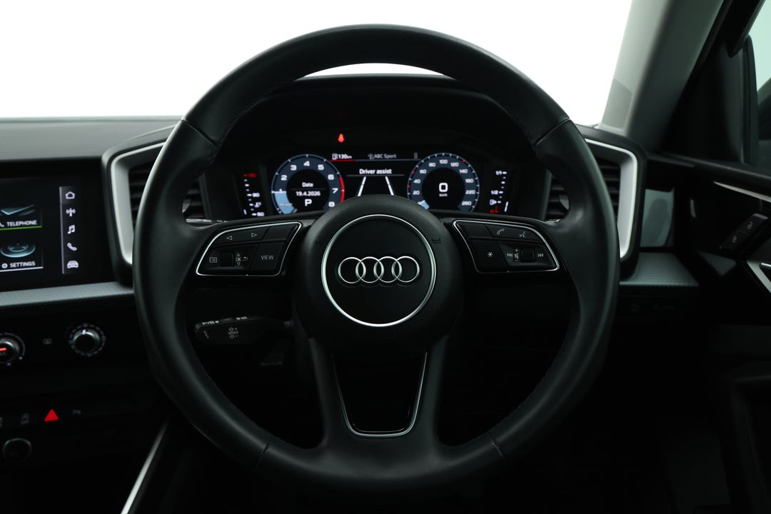 2021 Audi A1 30 Tfsi, Automatic, 43390 km, Steering Wheel Close-up