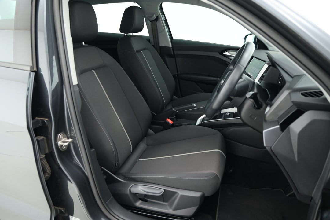 2021 Audi A1 30 Tfsi, Automatic, 43390 km, Right Side Front Door Cabin View