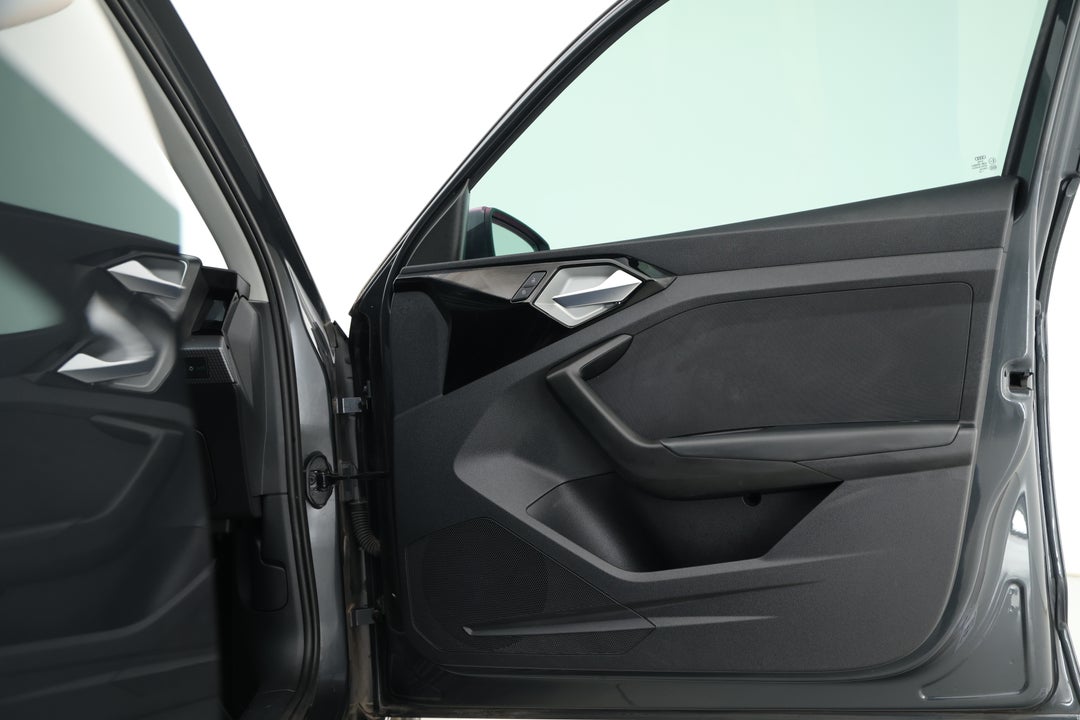 2021 Audi A1 30 Tfsi, Automatic, 43390 km, Speaker View