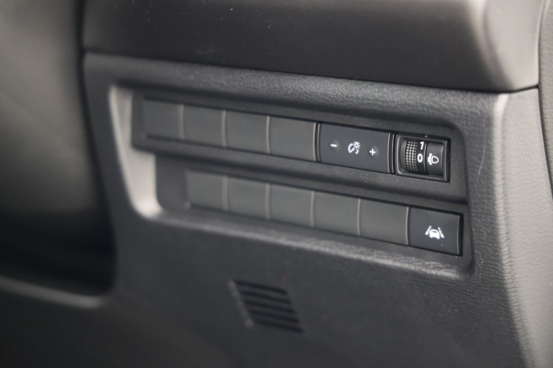 2024 Mitsubishi Outlander Es 5 Seat (2WD), Automatic, 53398 km, Utility Switches/Buttons