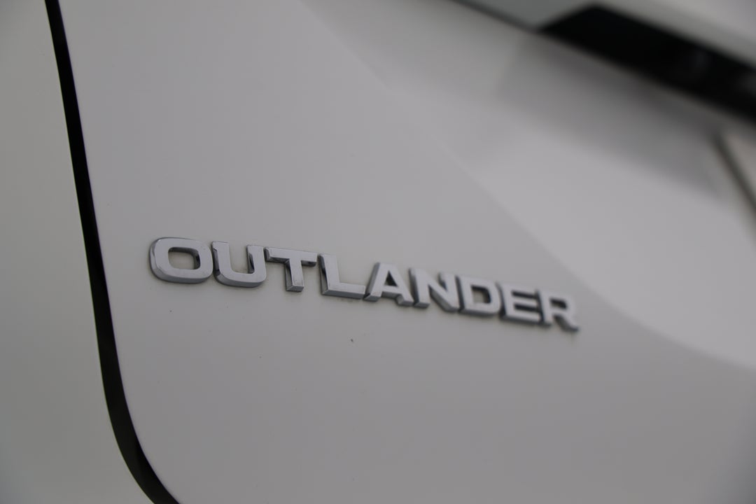 2024 Mitsubishi Outlander Es 5 Seat (2WD), Automatic, 53398 km, Badge (Boot Left Side)