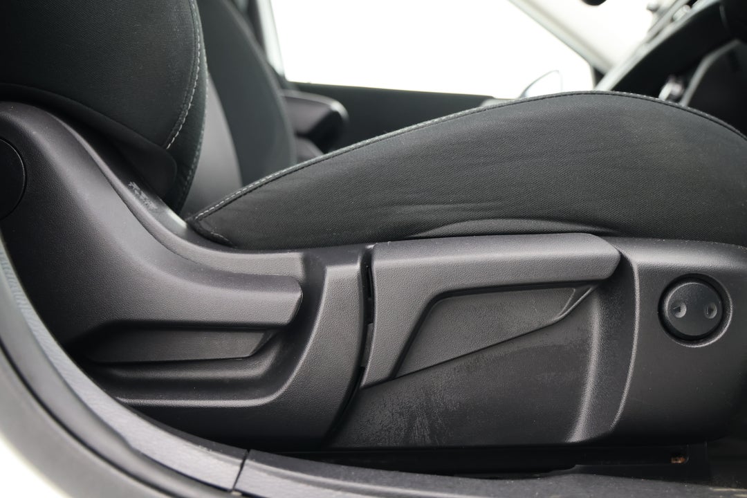 2024 Mitsubishi Outlander Es 5 Seat (2WD), Automatic, 53398 km, Drivers Side Adjustment Panel