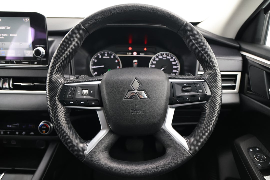 2024 Mitsubishi Outlander Es 5 Seat (2WD), Automatic, 53398 km, Steering Wheel Close-up