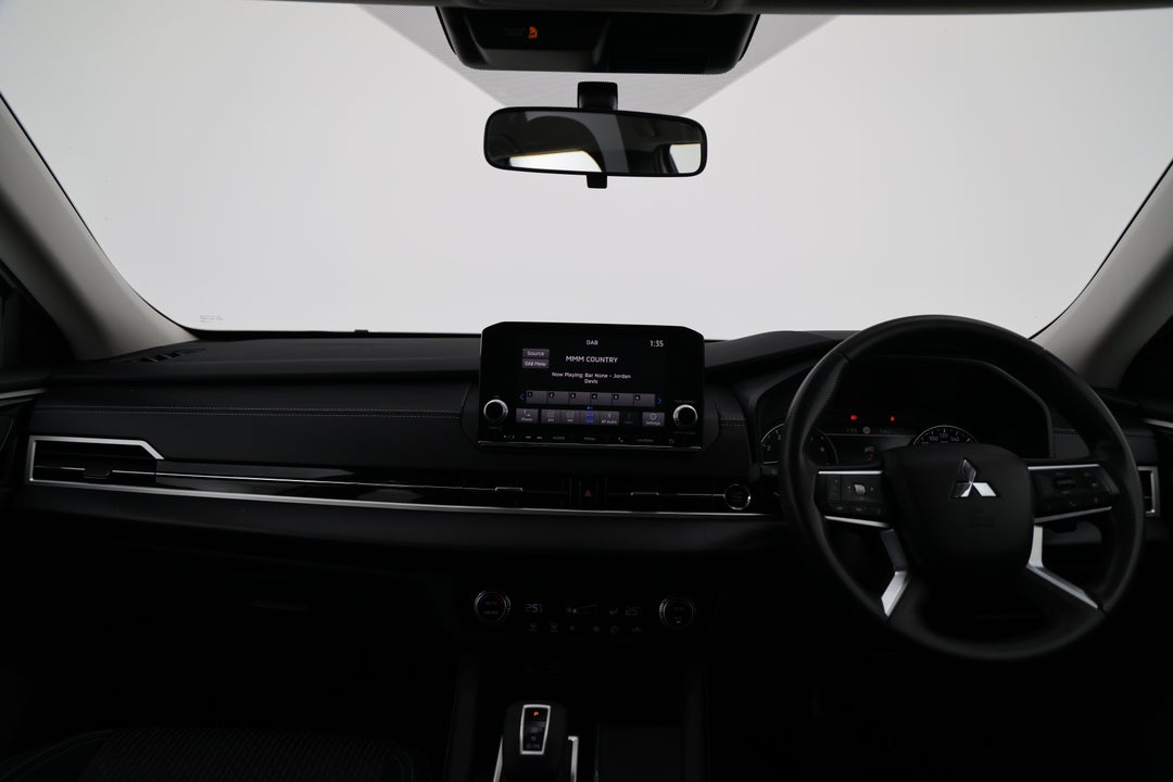 2024 Mitsubishi Outlander Es 5 Seat (2WD), Automatic, 53398 km, Dashboard View