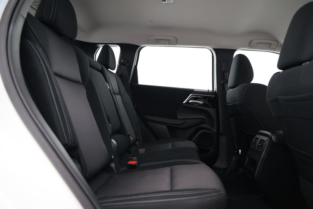 2024 Mitsubishi Outlander Es 5 Seat (2WD), Automatic, 53398 km, Right Side Rear Door Cabin View