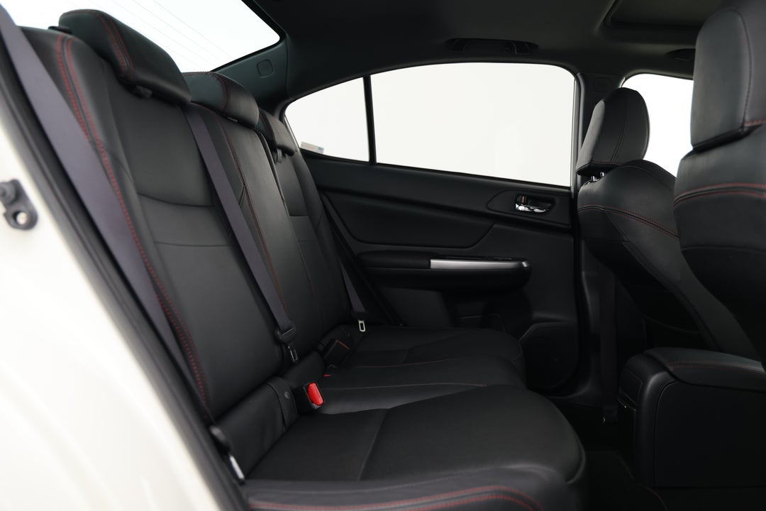 2016 Subaru WRX Premium (AWD), Manual, 109687 km, Right Side Rear Door Cabin View