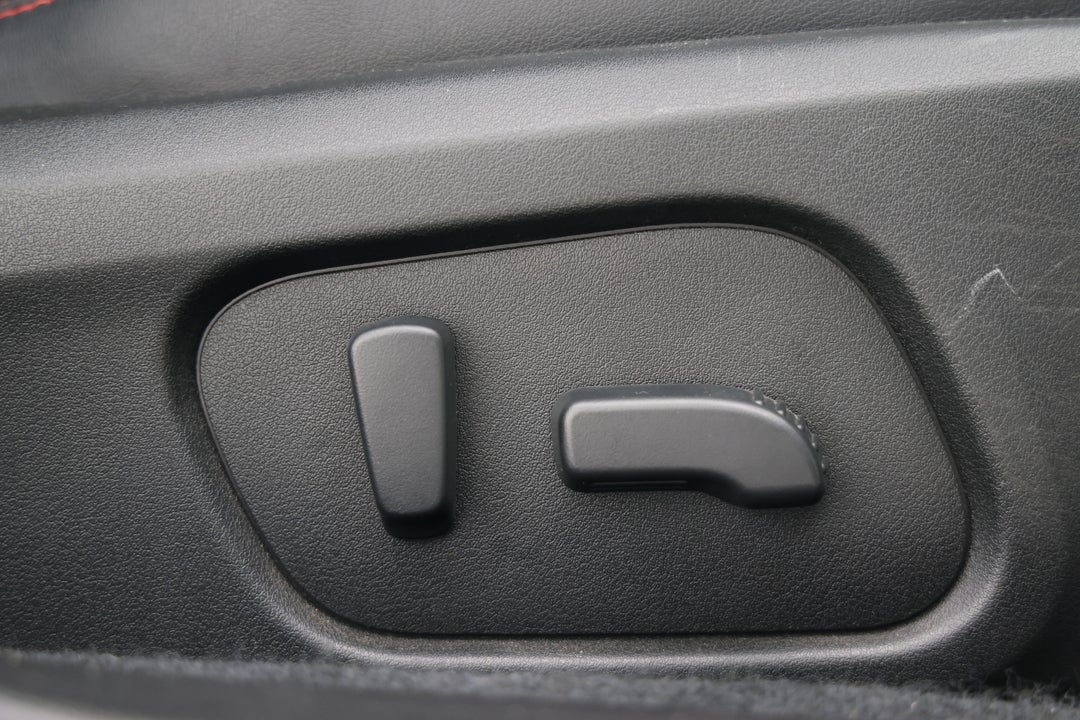 2016 Subaru WRX Premium (AWD), Manual, 109687 km, Drivers Side Adjustment Panel